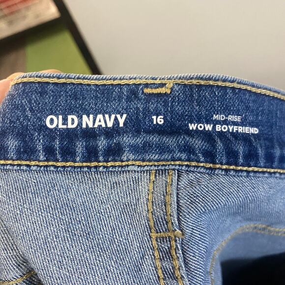 Old Navy Mid-Rise Wow Boyfriend Straight Leg Jeans Medium Wash Denim Sz 16 - Picture 7 of 10